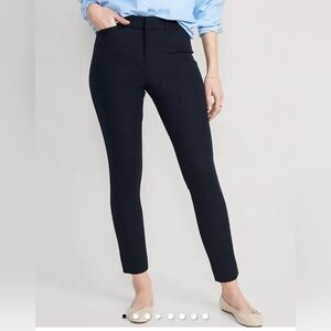 Old Navy High Waisted Pixie Skinny Ankle Pants (In Navy)